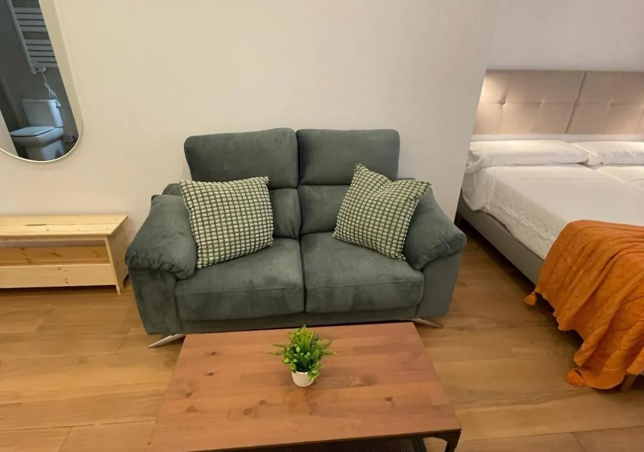 Global Suites Sevilla 0*, Seville